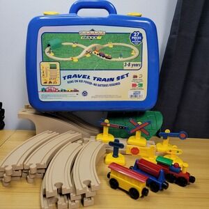 Battat Traxx Travel Train Set Wooden 27 Pieces Reusable Case